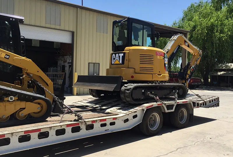Loading Cat 305.5e2 or 304E² on trailer